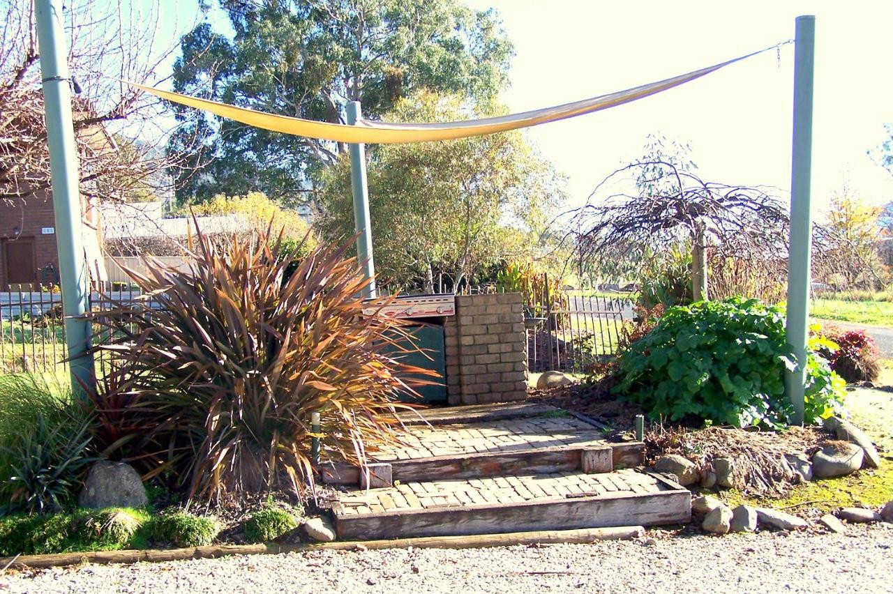 Bogong Moth Motel Mount Beauty Esterno foto